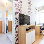 Center With Jacuzzi