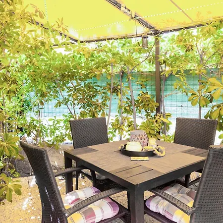 Center With Jacuzzi Split