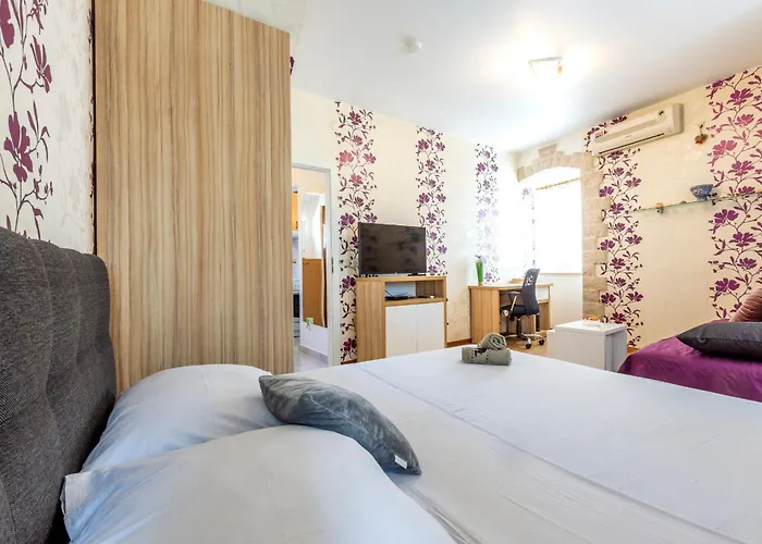 Apartament Center With Jacuzzi Split