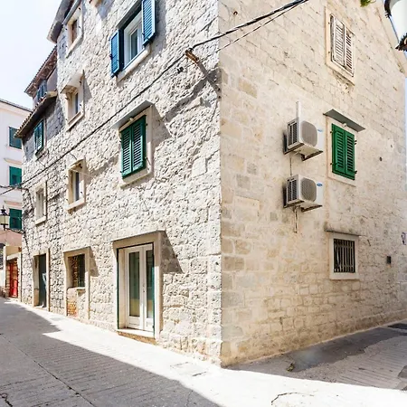 Appartement Center With Jacuzzi