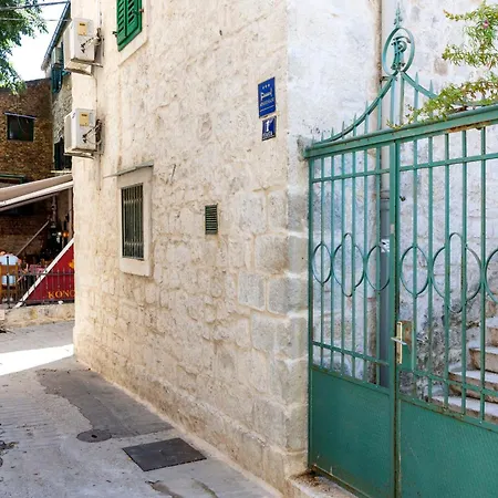 Center With Jacuzzi Appartement *