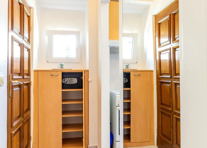 Center With Jacuzzi Apartman Split