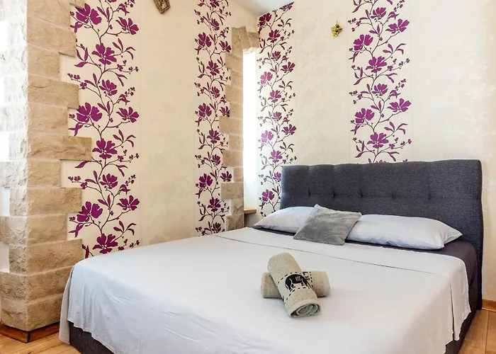 Center With Jacuzzi * سبليت