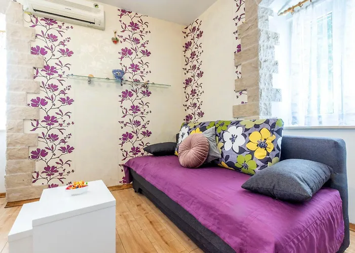 Center With Jacuzzi * سبليت