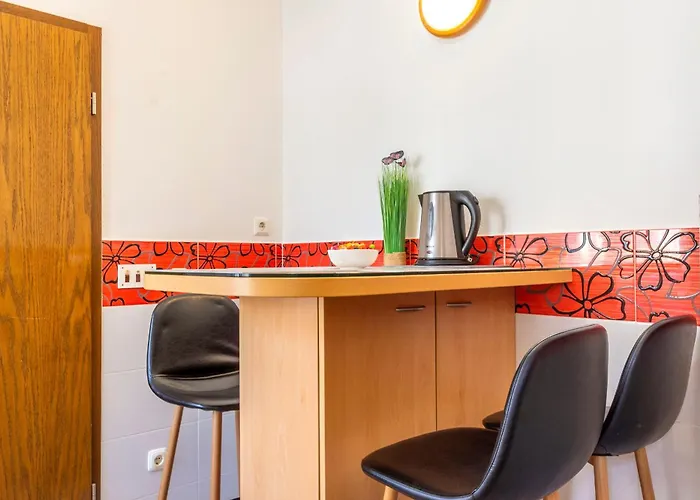 Center With Jacuzzi Apartman