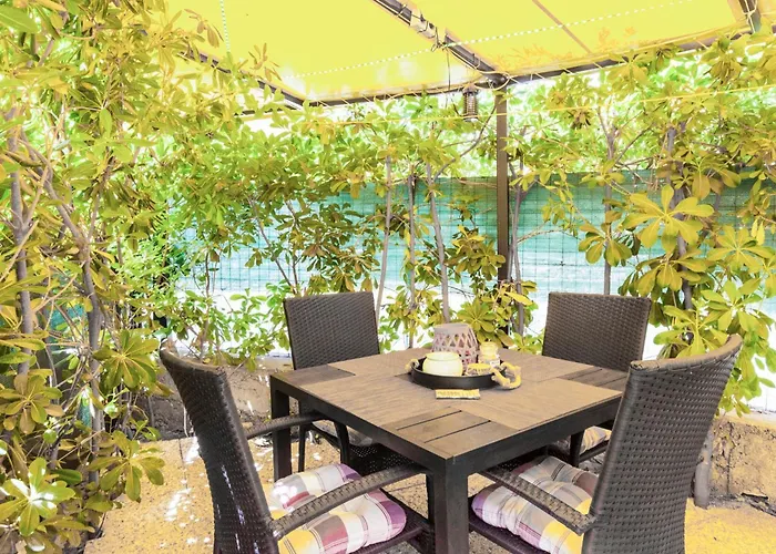 Center With Jacuzzi سبليت