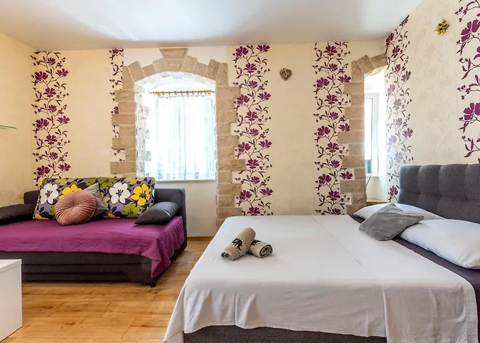 Center With Jacuzzi * سبليت