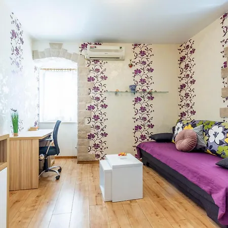 Center With Jacuzzi Daire *