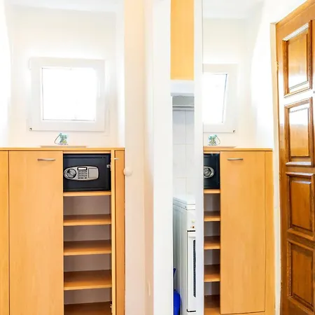 Center With Jacuzzi Daire